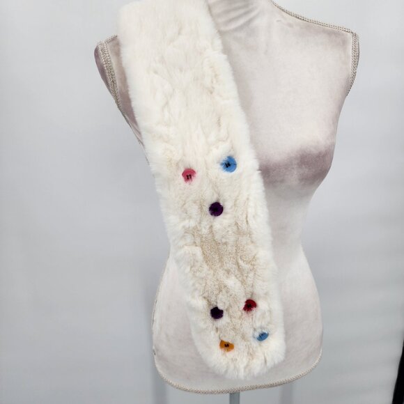 HALARA Cozy White Decorative Scarf NWT - Picture 7 of 8